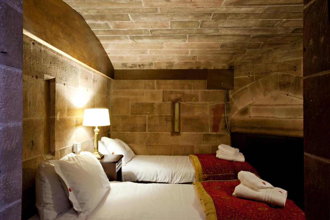 Peckforton Castle Tarporley Kültér fotó